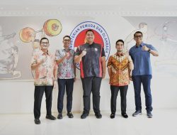 Menpora Dito Ariotedjo Dukung Pembalap Glenn Nirwan Ikuti Supercheap Auto TCR