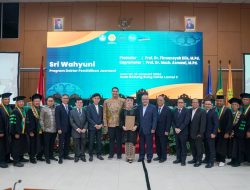 Menpora Dito Ikut Hadiri Ujian Promosi Doktor Atas kepala Biro