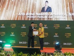Menpora Dito Ariotedjo Dapat Penghargaan BAZNAS Awards 2024