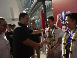 Menpora Dito Sambut Ke Datangan  Juara All England 2024