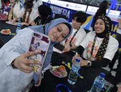 Jauh-Jauh Datang Ke Indonesia Hanya Untuk Melihat Idolanya Red Sparks dan Megawati Hagestri