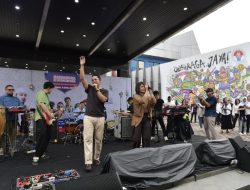 Group Band Maliq n D’Essentials dan Charly Van Houtten Merasa Senang Bisa Hadir di Acara Buka Puasa Bersama