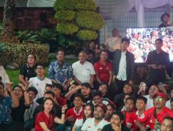 Ribuan Suporter Setia Timnas U-23 Terlihat Antusias Mendukung Perjuangan Rizki Ridho