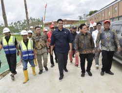 Menpora Dito Bersama Erick Thohir Tinjau Training Center PSSI Usai Sidang Kabinet di IKN