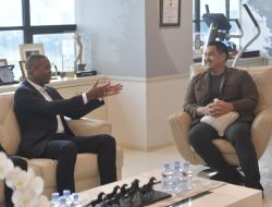Menpora Dito Terima Kunjungan Pelatih Timnas Indonesia Patrick Kluivert dan Erick Thohir