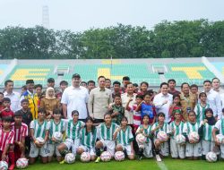 Didampingi Menpora Dito, Presiden Prabowo Tekankan Sepak Bola sebagai Harga Diri Bangsa