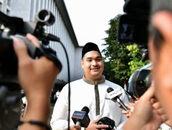Menpora Dito Hadiri Sholat Idul Fitri di Masjid Istiqlal Bersama Presiden Prabowo dan Wapres Gibran