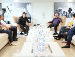 Menpora Dito Terima Presiden IIHF, Bahas Masa Depan Hoki Es Indonesia