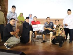 Baznas Bekasi Beri Bantuan Menyeluruh: Dari Gerobak Usaha hingga Beasisw