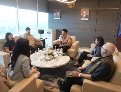 Menpora Dito Kunjungi Kemkomdigi, Sepakat Sinergi Literasi Digital dan Pembinaan Pemuda