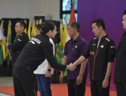 Wamenpora Taufik Hidayat Lepas Tim Piala Sudirman 2025