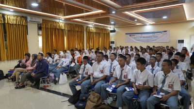 Kemampuan Komunikasi Jadi Bekal Dunia Kerja: LPK SBC Gelar Pelatihan di SMKN 34 Jakarta